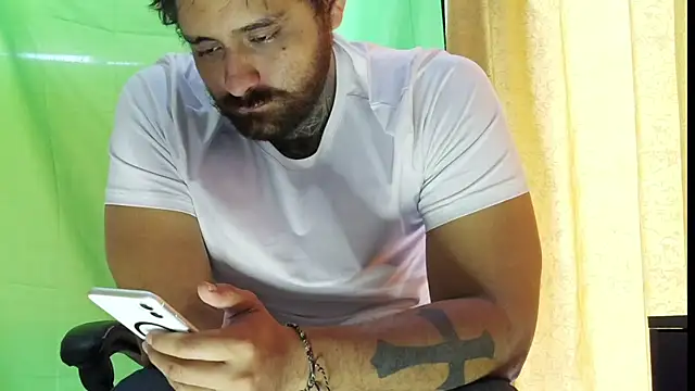aronmiller404 online show from May 2026 12:38:02 PM