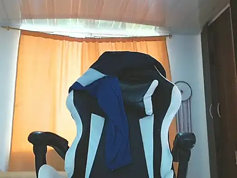 aronmiller404 online show from February 2025 12:17:02 PM