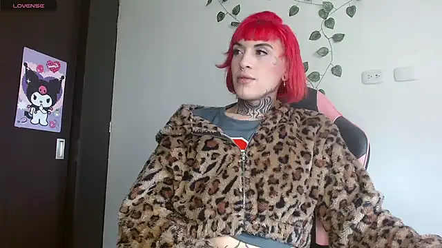 charlotbelucci  online show from April 2026 05:15:02 PM