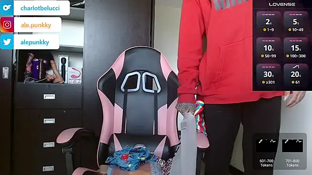 charlotbelucci  online show from November 2025 03:44:02 PM