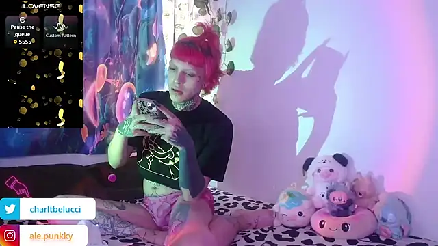 Snapshot of charlotbelucci_ chatting on May 2026 03:49:02 PM charlotbelucci online show from May 2026 03:49:02 PM