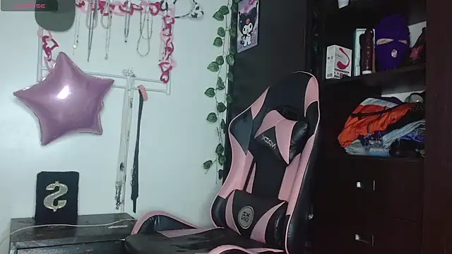 charlotbelucci  online show from March 2026 11:21:01 PM