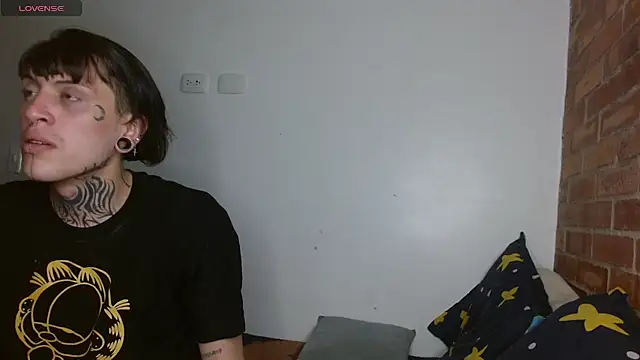 charlotbelucci  online show from December 2025 11:14:01 AM