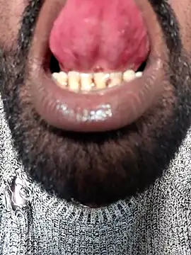 ListedLoin online show from November 2025 07:33:02 AM