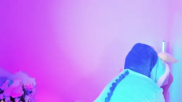 Snapshot of Ahri_Elderwood chatting on December 2025 03:33:01 AM Ahri Elderwood online show from December 2025 03:33:01 AM