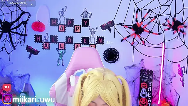 Snapshot of Ahri_Elderwood chatting on October 2025 05:06:01 AM Ahri Elderwood online show from October 2025 05:06:01 AM