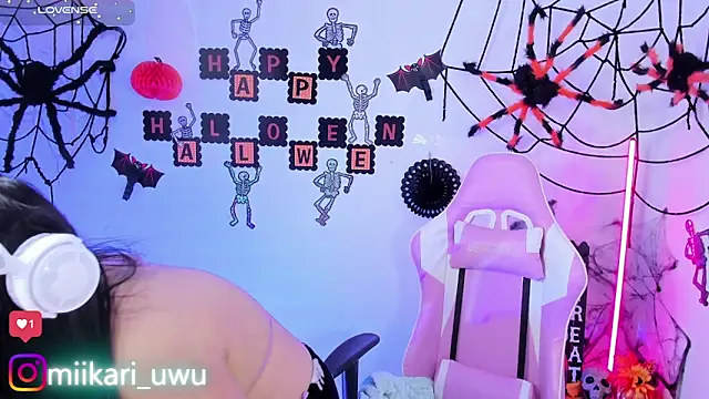 Snapshot of Ahri_Elderwood chatting on October 2025 05:41:01 AM Ahri Elderwood online show from October 2025 05:41:01 AM