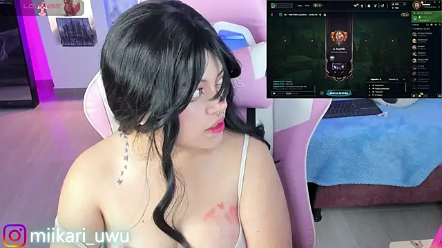 Snapshot of Ahri_Elderwood chatting on February 2025 10:14:02 AM Ahri Elderwood online show from February 2025 10:14:02 AM