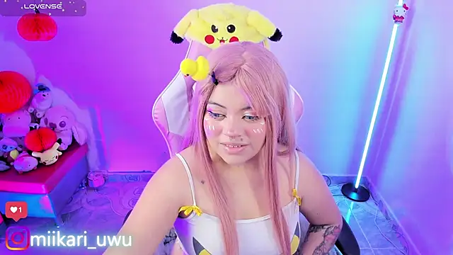 Snapshot of Ahri_Elderwood chatting on October 2025 03:40:02 AM Ahri Elderwood online show from October 2025 03:40:02 AM