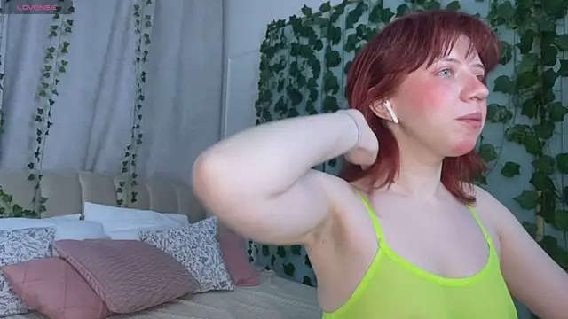 Love is Lola online show from April 2026 12:33:01 AM