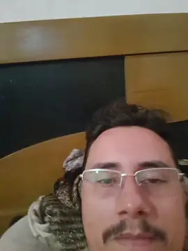 Snapshot of luissilva0071 chatting on October 2025 12:18:01 PM luissilva0071 online show from October 2025 12:18:01 PM