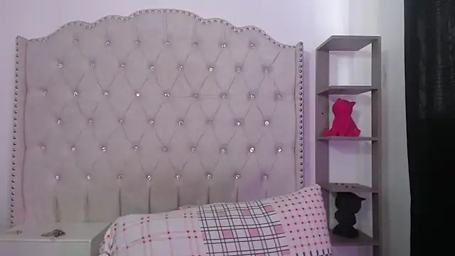 Abril Squirt online show from April 2026 01:23:01 PM