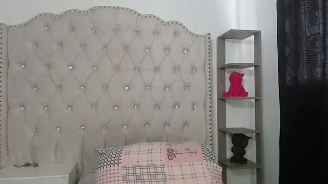 Abril Squirt online show from March 2026 08:35:02 PM