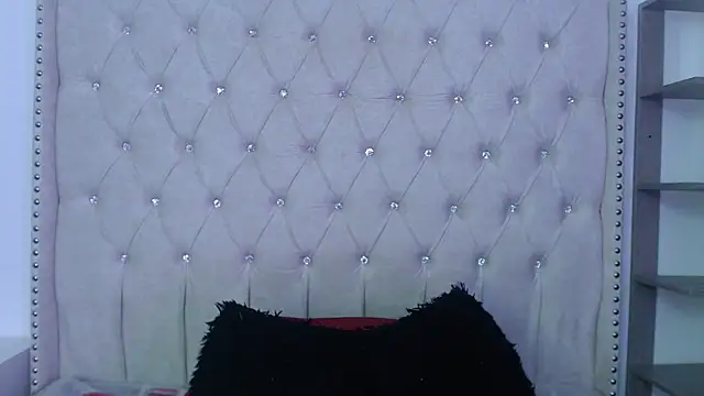 Abril Squirt online show from November 2025 08:12:01 PM