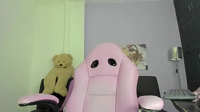 dulce kim online show from February 2026 12:58:01 PM