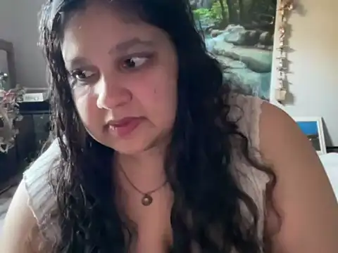 Snapshot of MelanieFawker chatting on November 2025 10:43:02 PM MelanieFawker online show from November 2025 10:43:02 PM