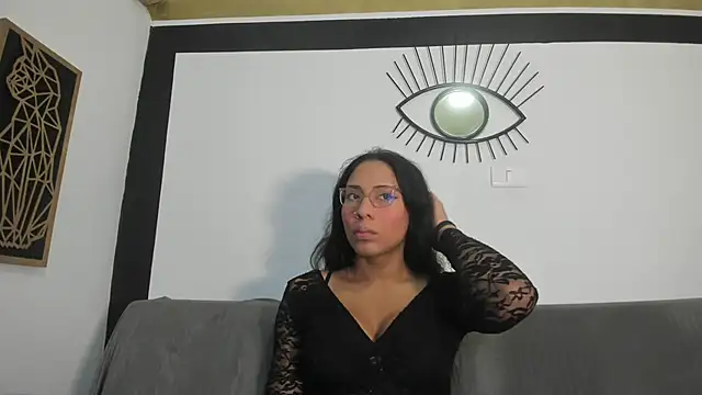 Snapshot of EmilyGomezLS chatting on June 2026 11:11:01 AM EmilyGomezLS online show from June 2026 11:11:01 AM