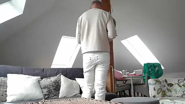 maxmueller321 online show from March 2026 08:57:01 AM