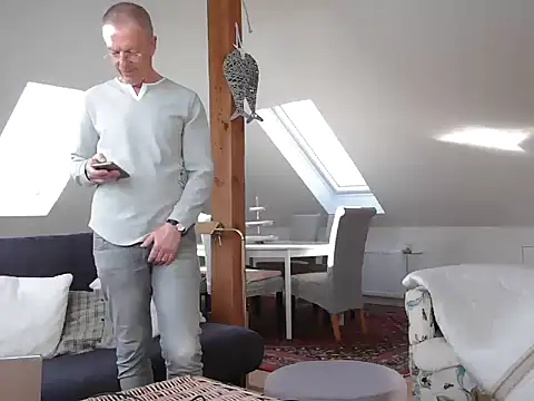 maxmueller321 online show from February 2026 12:57:02 PM