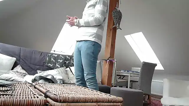 maxmueller321 online show from April 2026 08:04:02 AM