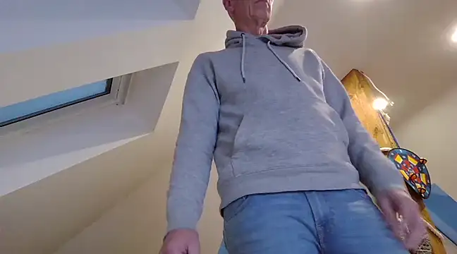 maxmueller321 online show from December 2024 03:14:02 PM