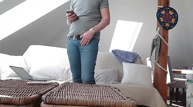 maxmueller321 online show from March 2025 01:18:01 PM