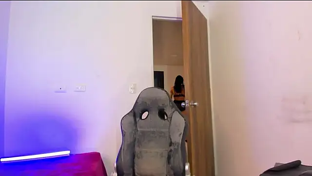 Bigcatalove online show from May 2026 01:44:01 PM