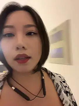 Snapshot of Eliza-E chatting on July 2026 03:11:01 AM Eliza-E online show from July 2026 03:11:01 AM