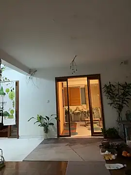 Eliza-E online show from March 2026 12:51:02 PM