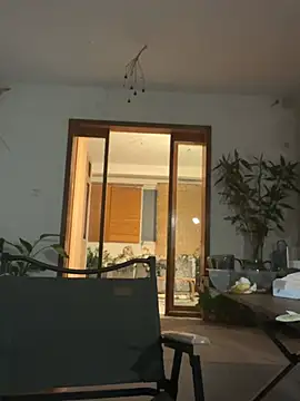 Eliza-E online show from April 2026 01:07:01 PM