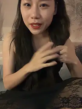 Eliza-E online show from December 2025 01:15:01 PM