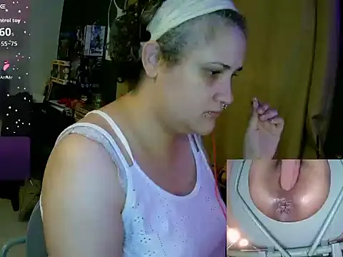 Snapshot of lolalicious_758 chatting on May 2026 02:44:02 AM lolalicious 758 online show from May 2026 02:44:02 AM
