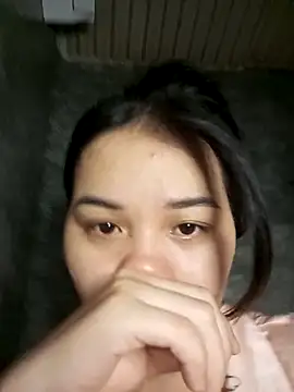 Ngoc-Trinh online show from March 2026 04:49:02 PM