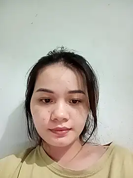Ngoc-Trinh online show from December 2024 07:46:01 AM