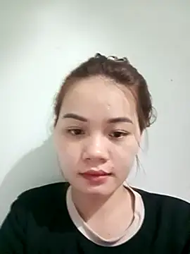 Ngoc-Trinh online show from January 2025 05:21:02 AM