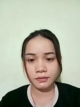 Ngoc-Trinh online show from November 2025 04:28:01 PM