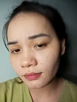 Ngoc-Trinh online show from December 2024 03:31:02 PM