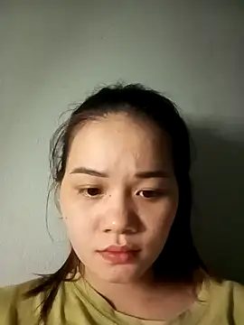 Ngoc-Trinh online show from December 2024 03:01:02 PM