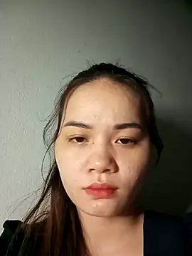 Ngoc-Trinh online show from December 2024 03:47:02 PM