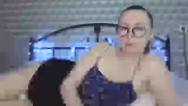 Snapshot of _Leslyy_Solo_1 chatting on February 2025 01:22:01 PM Leslyy Solo 1 online show from February 2025 01:22:01 PM