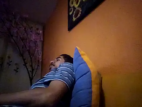 Angel Coronel online show from December 2024 10:51:01 AM