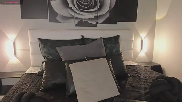 sofi bakerr online show from November 2025 11:36:02 AM