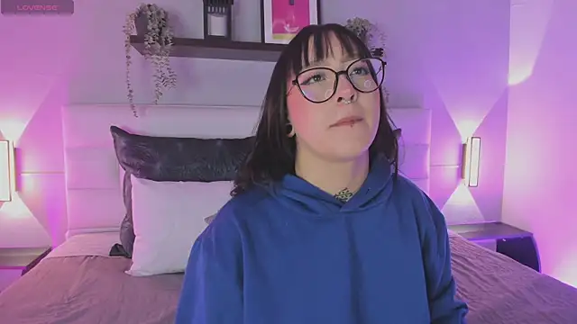 Snapshot of sofi_bakerr chatting on March 2026 11:32:01 AM sofi bakerr online show from March 2026 11:32:01 AM