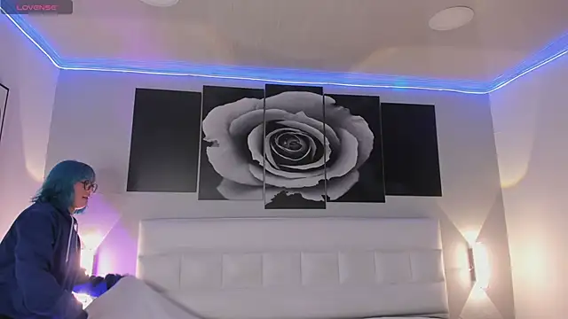 sofi bakerr online show from October 2025 11:53:01 AM