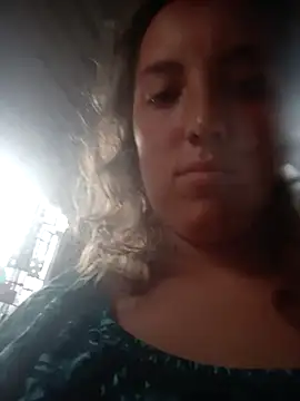 Lariamiga17 online show from December 2024 05:50:02 PM