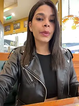 DaryRos online show from November 2025 07:28:02 PM