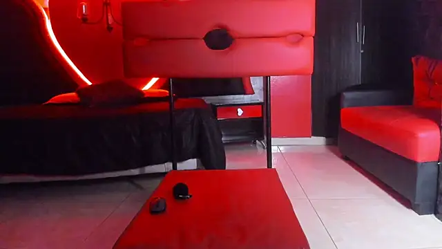 Snapshot of JAYLEN_BDSM chatting on March 2025 03:39:01 PM JAYLEN BDSM online show from March 2025 03:39:01 PM