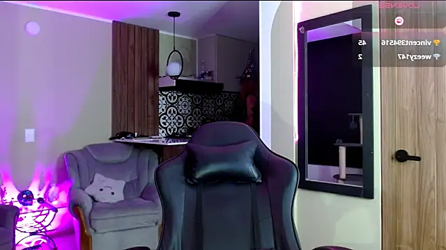 Snapshot of tevenwhiite chatting on October 2025 03:08:01 AM tevenwhiite online show from October 2025 03:08:01 AM