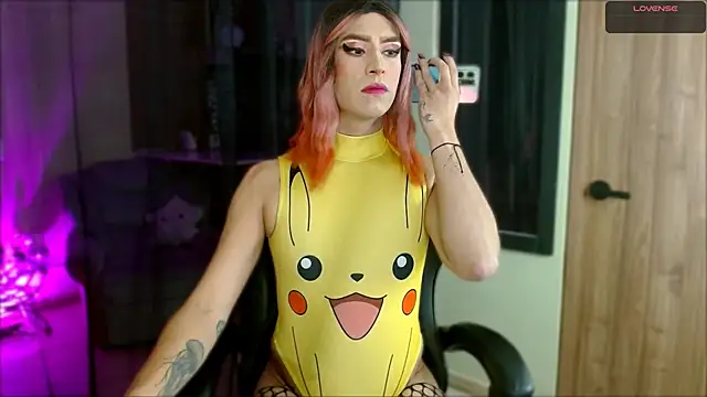 Snapshot of tevenwhiite chatting on November 2025 01:28:02 AM tevenwhiite online show from November 2025 01:28:02 AM