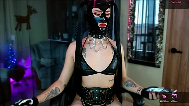 Snapshot of tevenwhiite chatting on December 2025 09:31:01 PM tevenwhiite online show from December 2025 09:31:01 PM